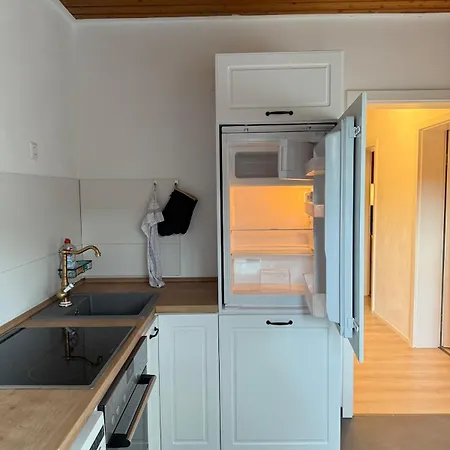 アパート Holziges Dachgeschoss-apartment カールスルーエ